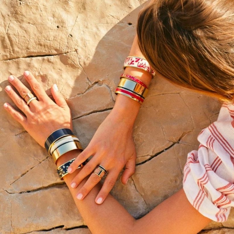 Bangle Up Paris Castelane Cuff White Sands OuiPlease French Online Shop woman wearing six bracelets and two rings